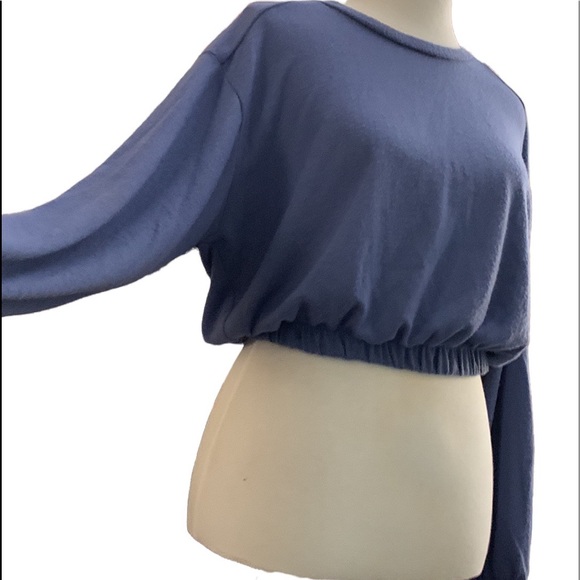 Altar'd State Tops - Altar’d state cropped cinched elastic hem long sleeved pullover